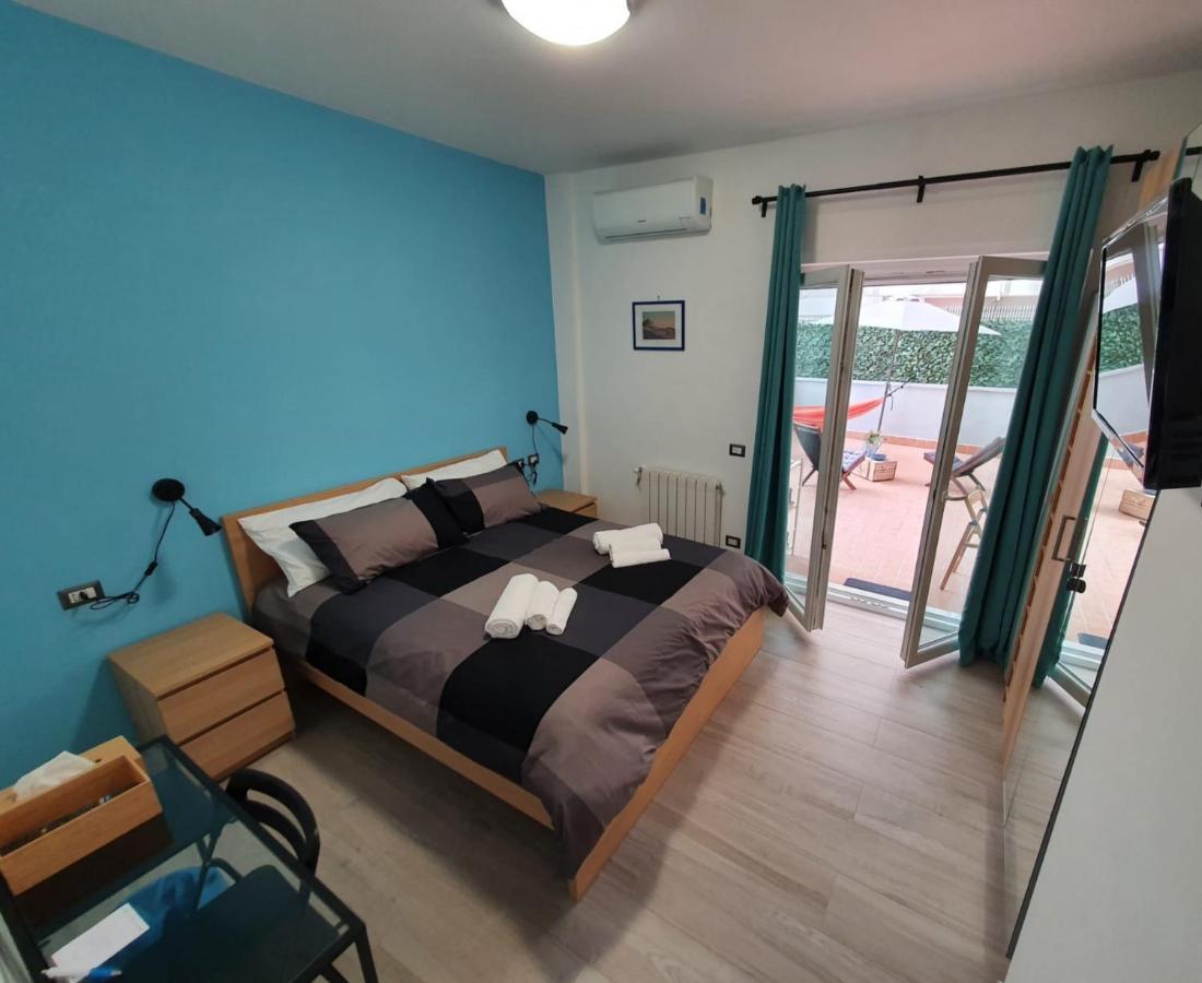 @Home Napoli Экстерьер фото